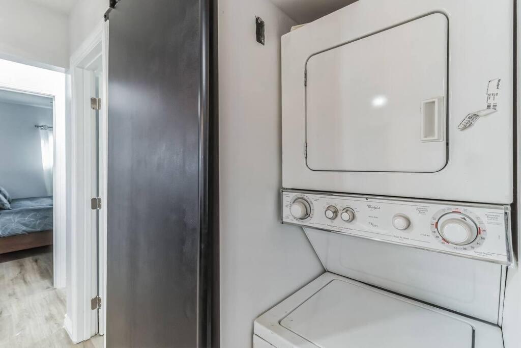 Modern City Ranch 3 Bdrm Family Home Access By Dirt Road Palmdale Extérieur photo