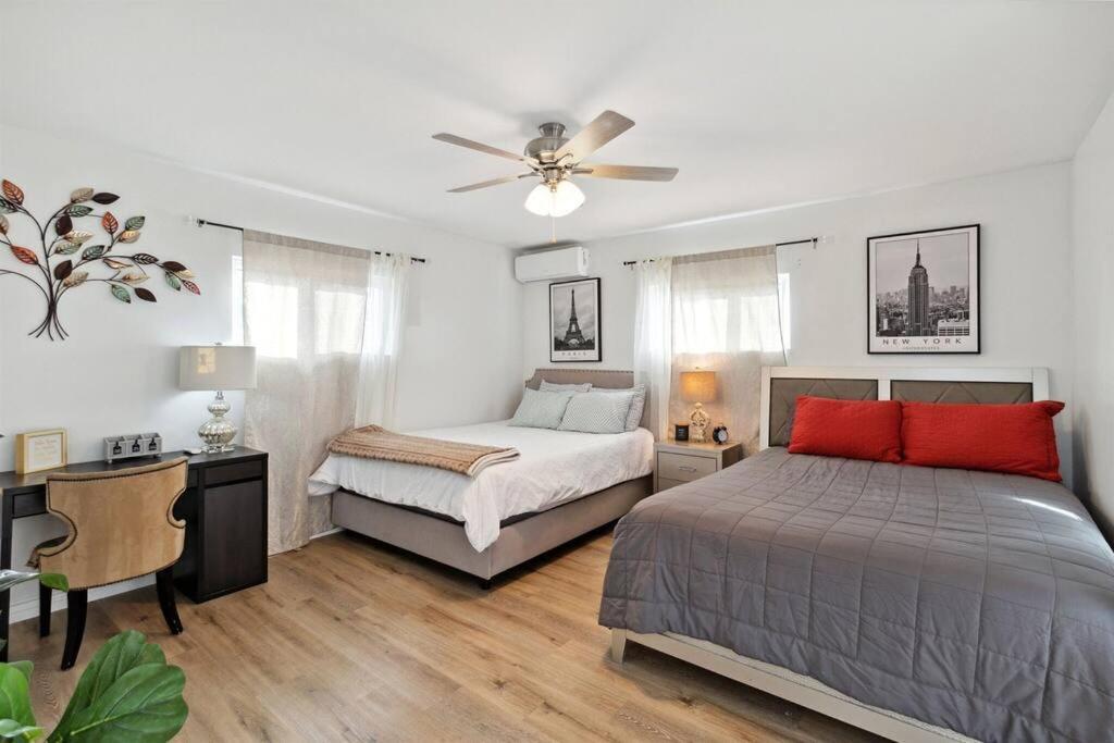 Modern City Ranch 3 Bdrm Family Home Access By Dirt Road Palmdale Extérieur photo