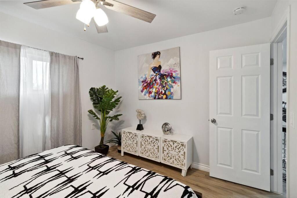 Modern City Ranch 3 Bdrm Family Home Access By Dirt Road Palmdale Extérieur photo